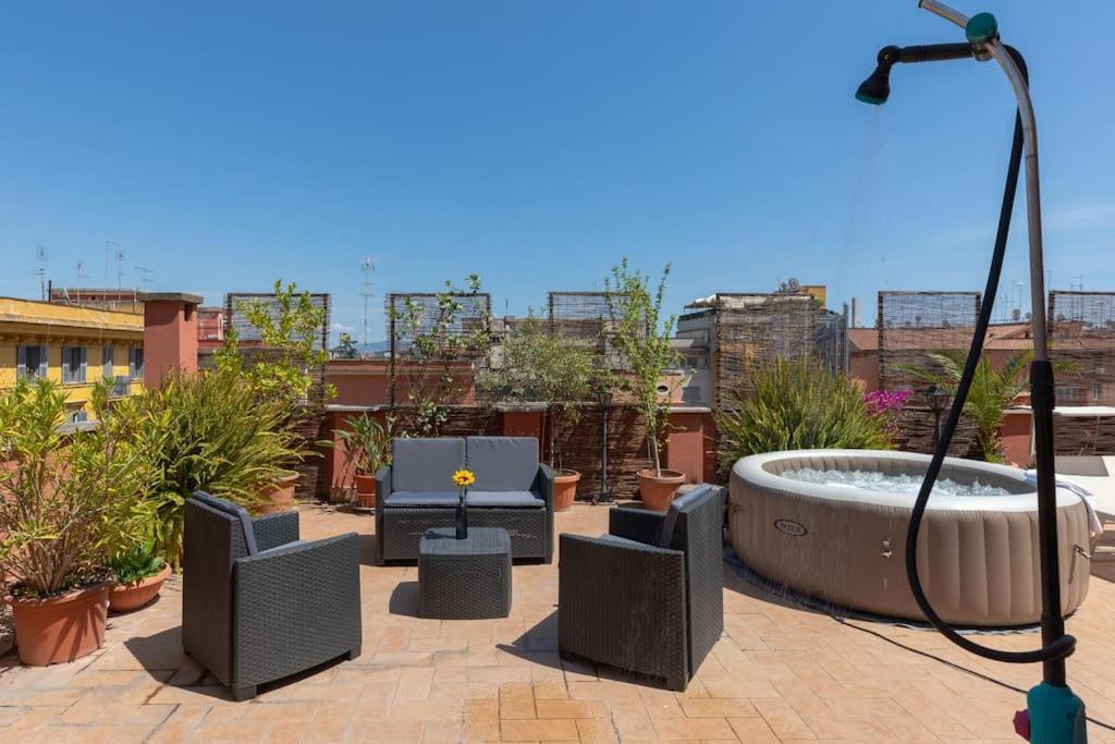 Penthouse With Jacuzzi On Private Terrace In Trastevere Rome Luaran gambar